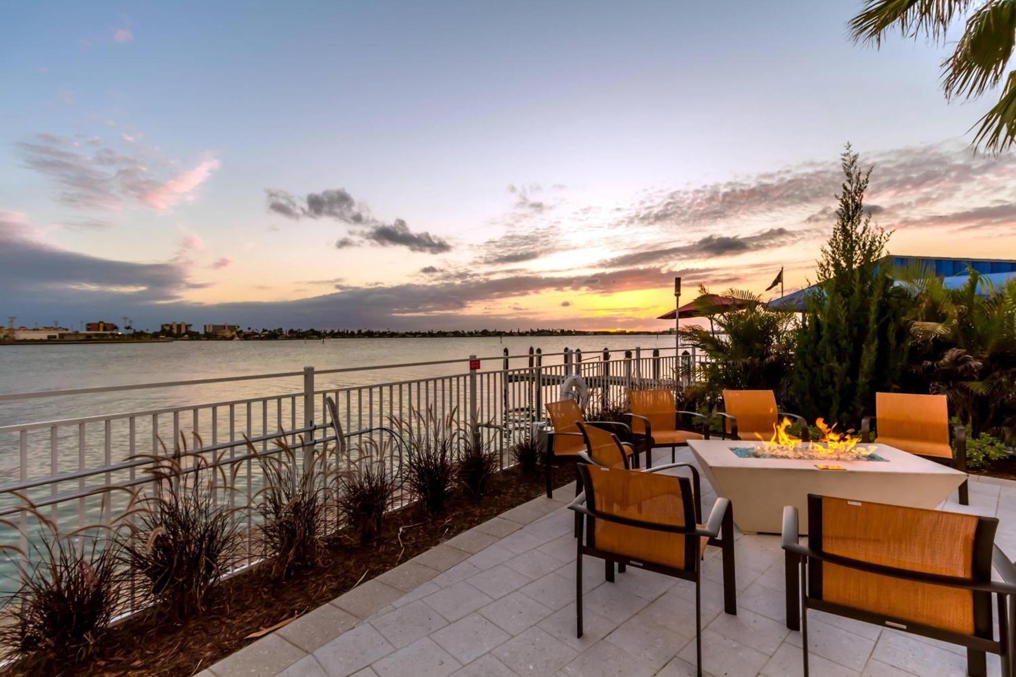 Courtyard By Marriott St. Petersburg Clearwater/Madeira Beach Esterno foto